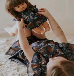 poupée minikane lien avec les parents